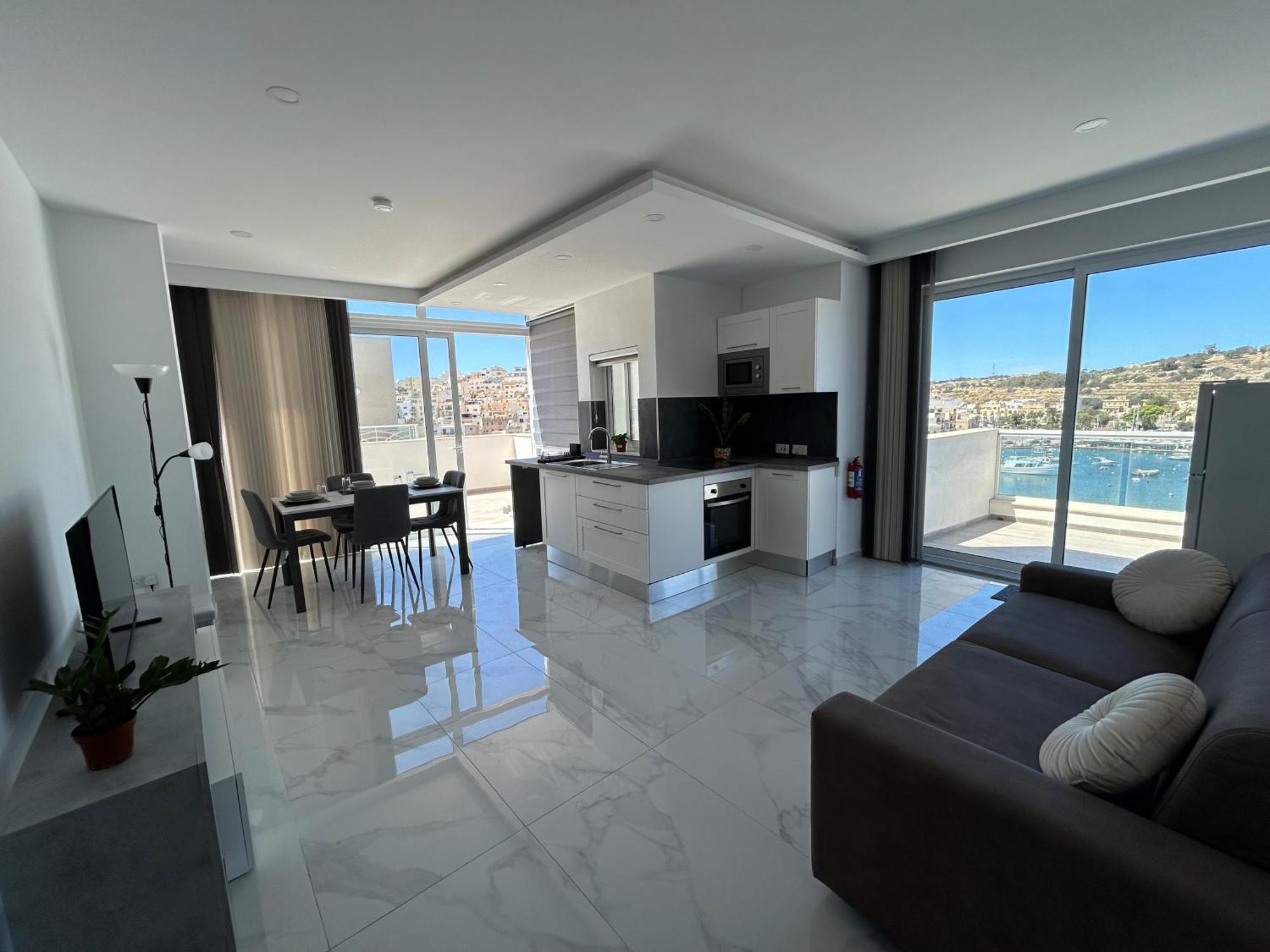 Seaview Setters Penthouse Apartment